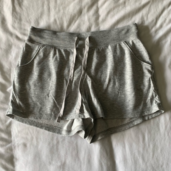 Xersion Pants - Relaxed fit lounge shorts